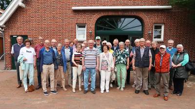 3. v. links: Ulrich Kohl - geschftsfhrender Vorstand und Leiter des Wohnbereichs im Sonnenhof.