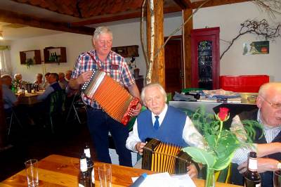 6. Wir bringen die Gste in Schwung.